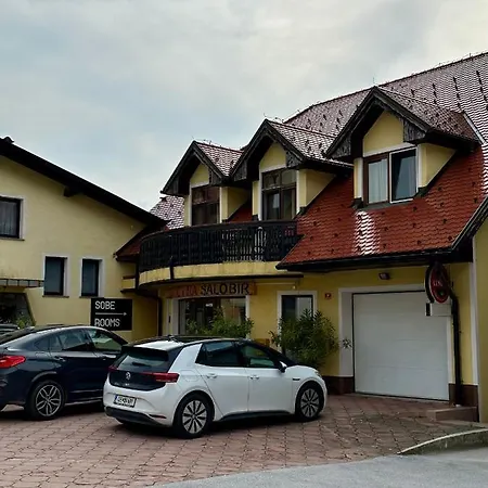 Karla's House Nočitev z zajtrkom