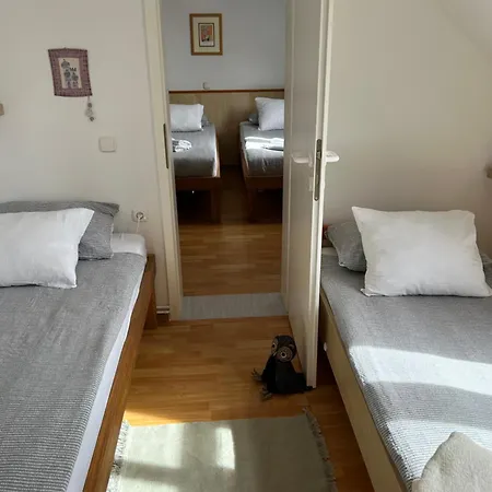 Karla's House Nočitev z zajtrkom